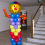 Deko Figur zur Begrüßung stehender Ballonsmiley