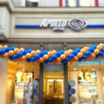 Ballongirlande blau orange, aus luftgefüllten Ballons Deko über dem Eingang