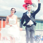 Fotoshooting mit Herzballons Brautpaar mit Herzballons